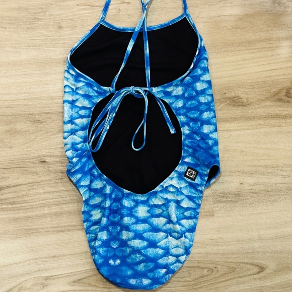 Jolyn - Tie-Back One Piece Jackson Suit in Reppy  Print, Size 34, Never Used - Picture 3 of 3